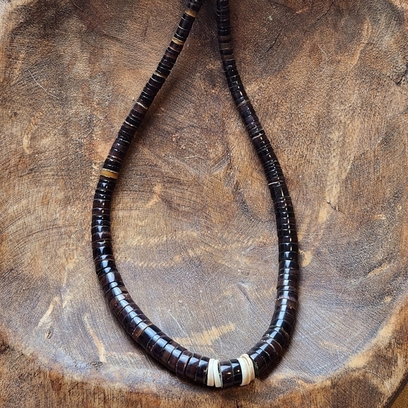 1970s Pen Shell Heishi Choker Necklace, Santo Domingo Jewelry - Picture 4 of 14